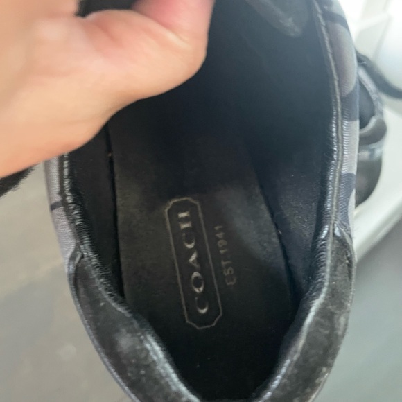 Vintage Coach Kyrie Velcro snap logo sneaker: size 8M - Picture 2 of 7